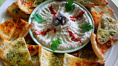 Babaganoush (pomazanka z lilku) s pita trojhranky