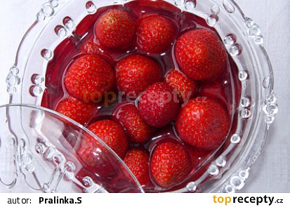 Jahody s galaretkou