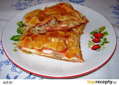 Slaný závin ála Pizza