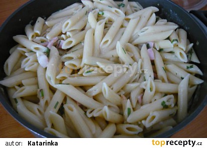 Penne so šunkovo-syrovou omáčkou a koňakom