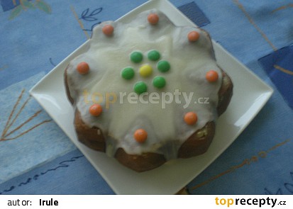 Margotková bábovka s oříšky