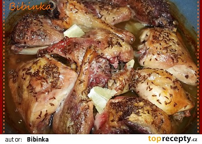 Pomalejší výtečná pečeně kachny a kuřete na zázvoru a citronu