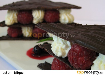 Mille-feuille z čokolády a malin
