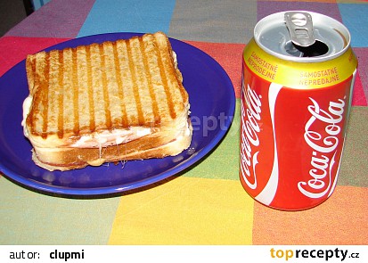 Panini s anglickou slaninou, šunkou a sýrem