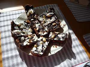 arasidovo-kokosove-tycinky-s-cokoladou-16.3.19.jpg
