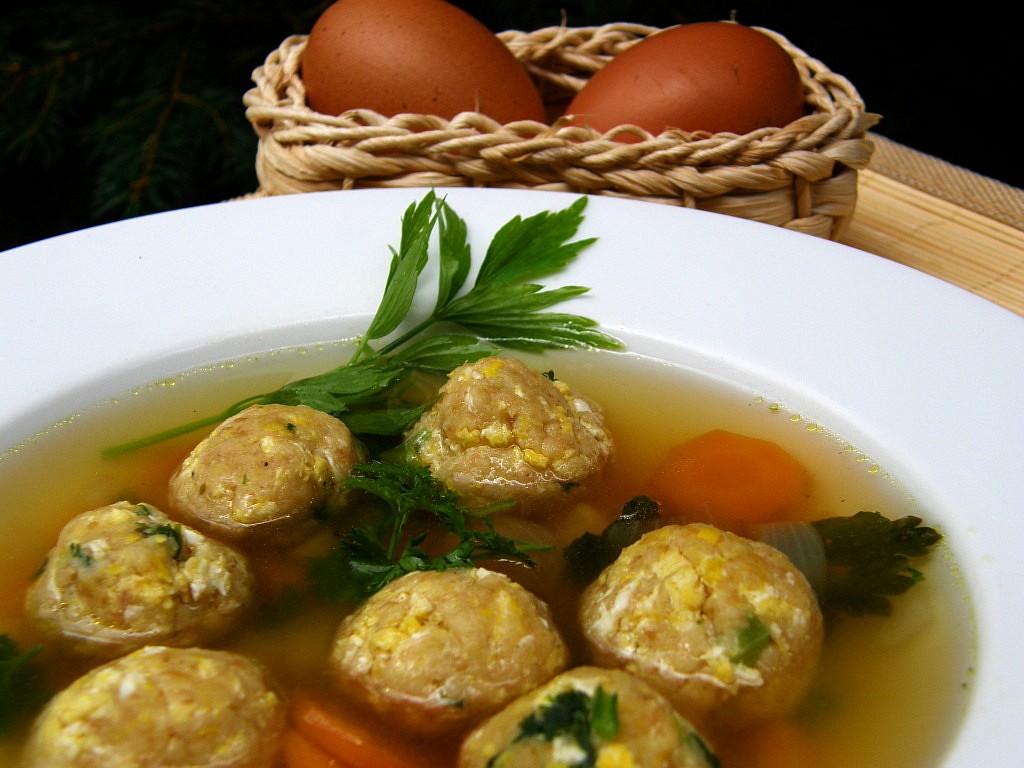 Knedlíčky do polévky z míchaných vajíček recept TopRecepty.cz