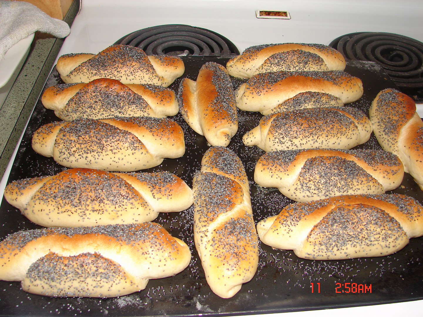 Domácí rohlíky jako z pekárny recept - TopRecepty.cz