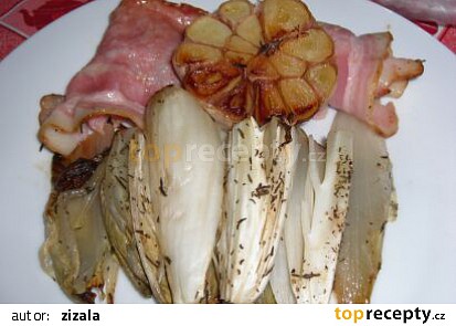 Čekanka pečená se slaninou a tymiánem