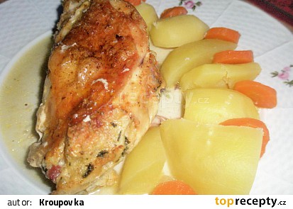 Kuřecí rolka s ořechovo sýrovou náplní