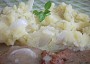 Šťouchané brambory se smaženou cibulkou