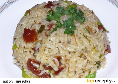 Rýže s pestem a sušenými rajčaty