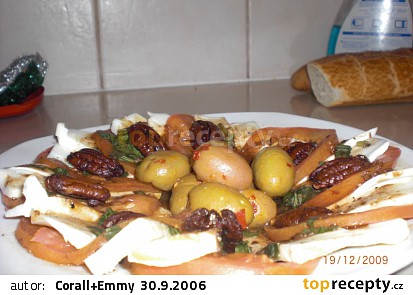 Salat Mozarella s rajcaty a bagetou