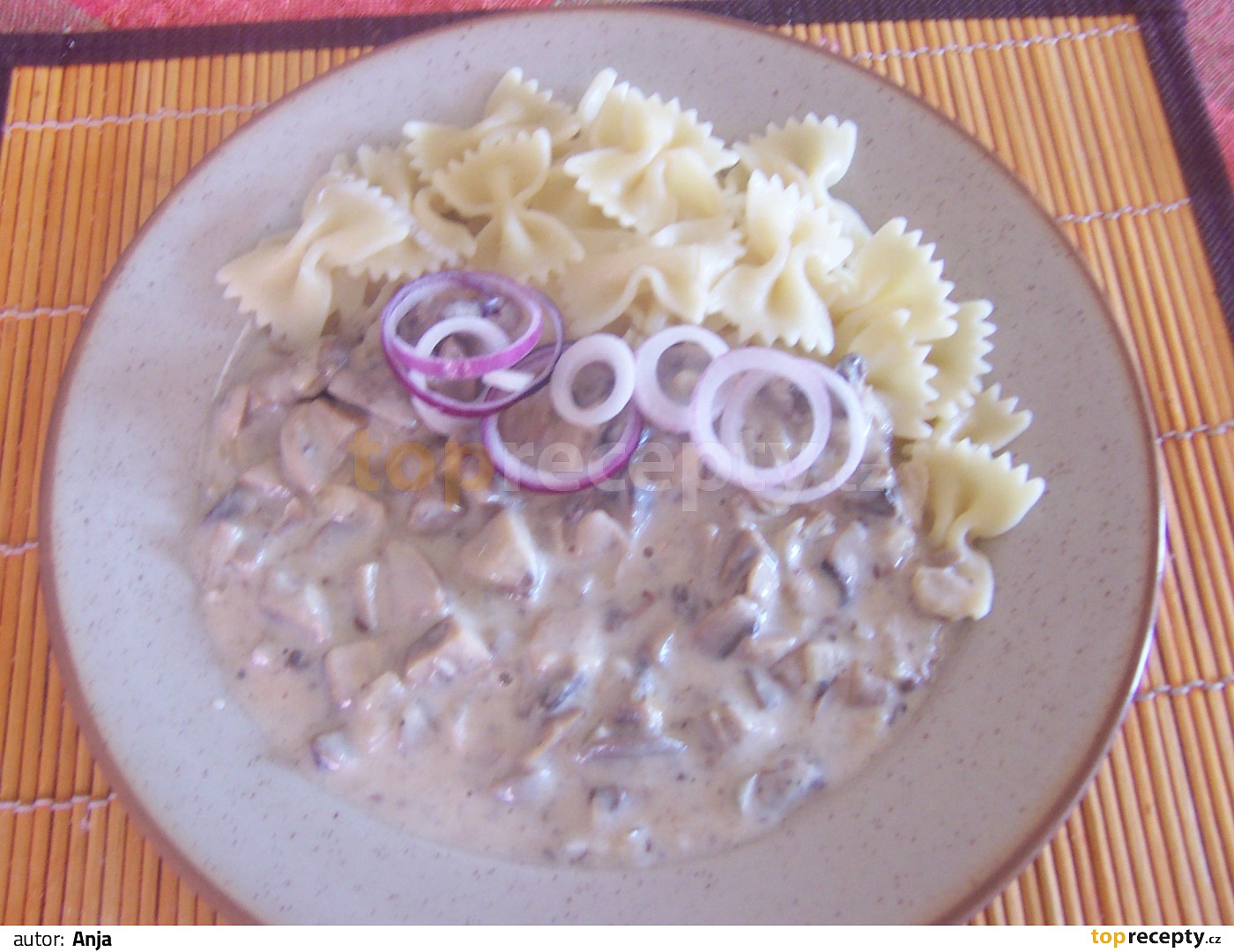 Žampiónová omáčka recept TopRecepty.cz