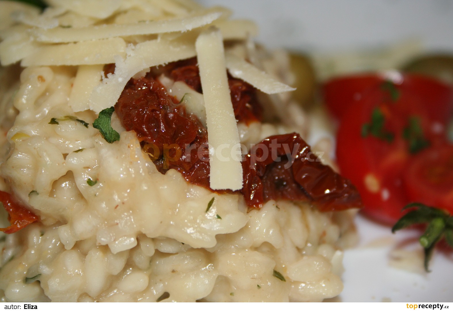 Italské krémové rizoto se sušenými rajčaty recept - TopRecepty.cz