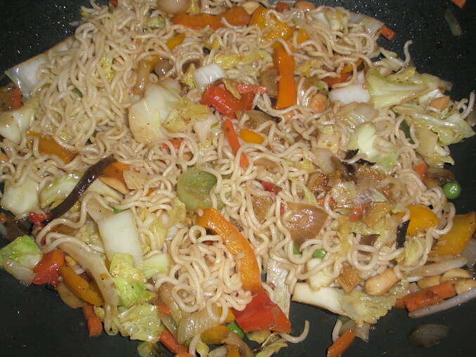 Čínské nudle se zeleninou / wok