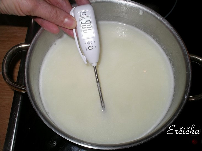 Jak udělat z mléka tvaroh?