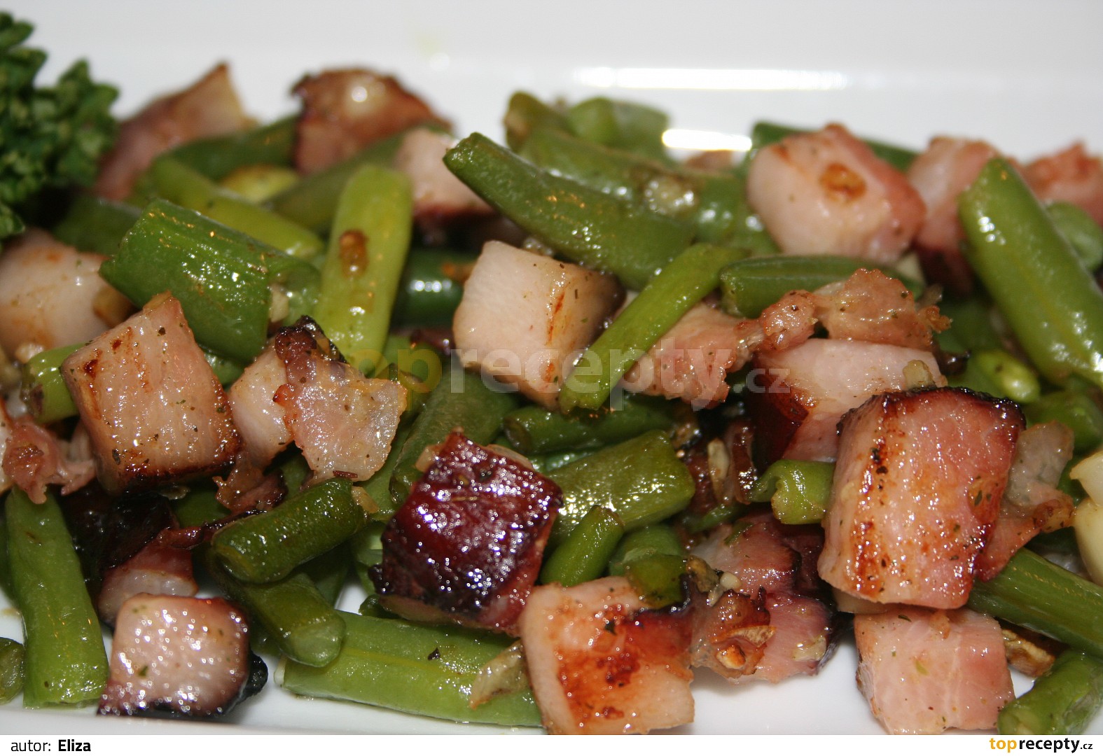 Zelené fazolky na slanince recept TopRecepty.cz