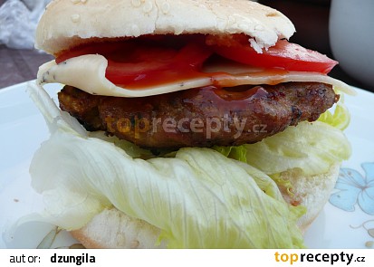Hamburger na grilu