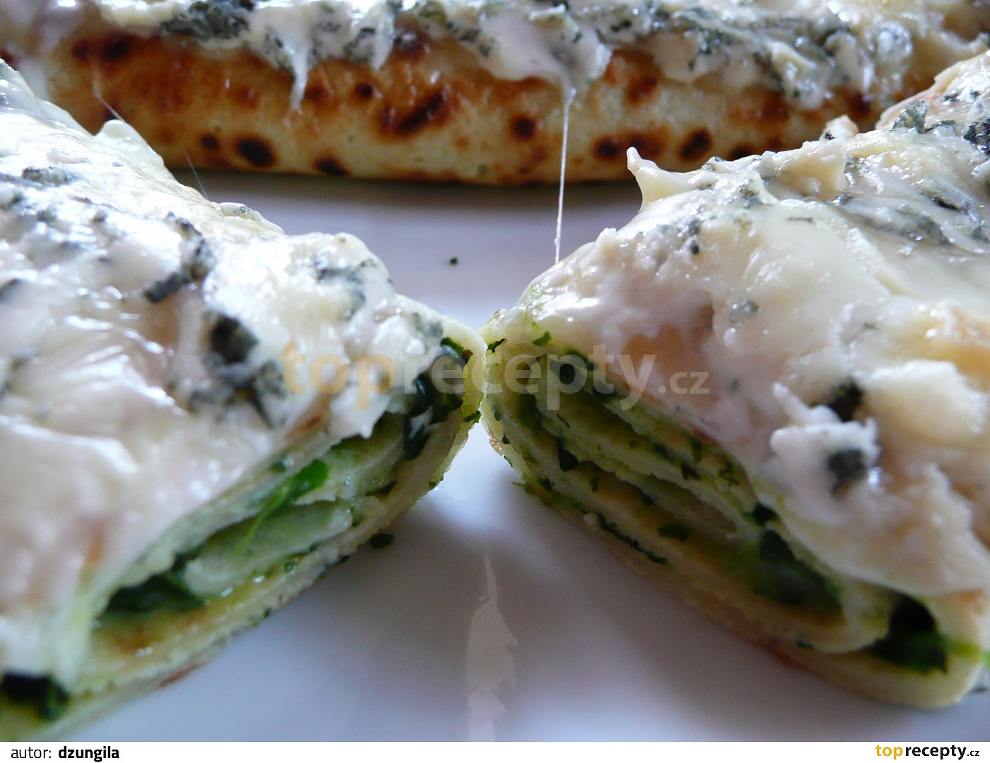 Špenátové palačinky s eidamem a nivou recept - TopRecepty.cz
