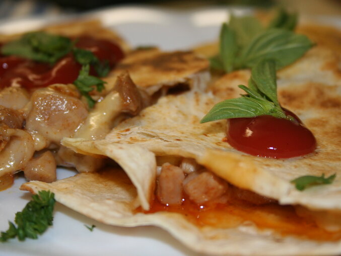 Sýrová quesadilla s kuřecím masem