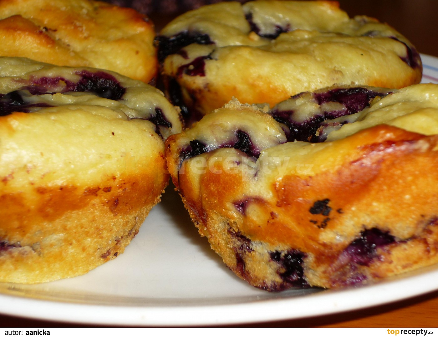 Tvarohové muffiny s ovocem recept TopRecepty.cz