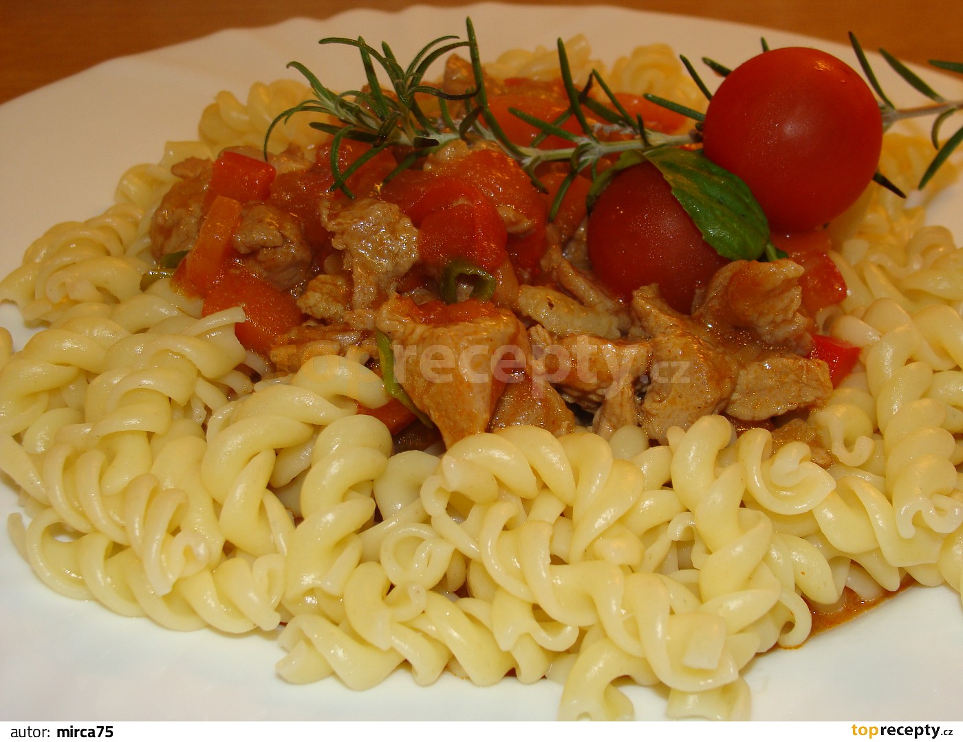 Na červeno