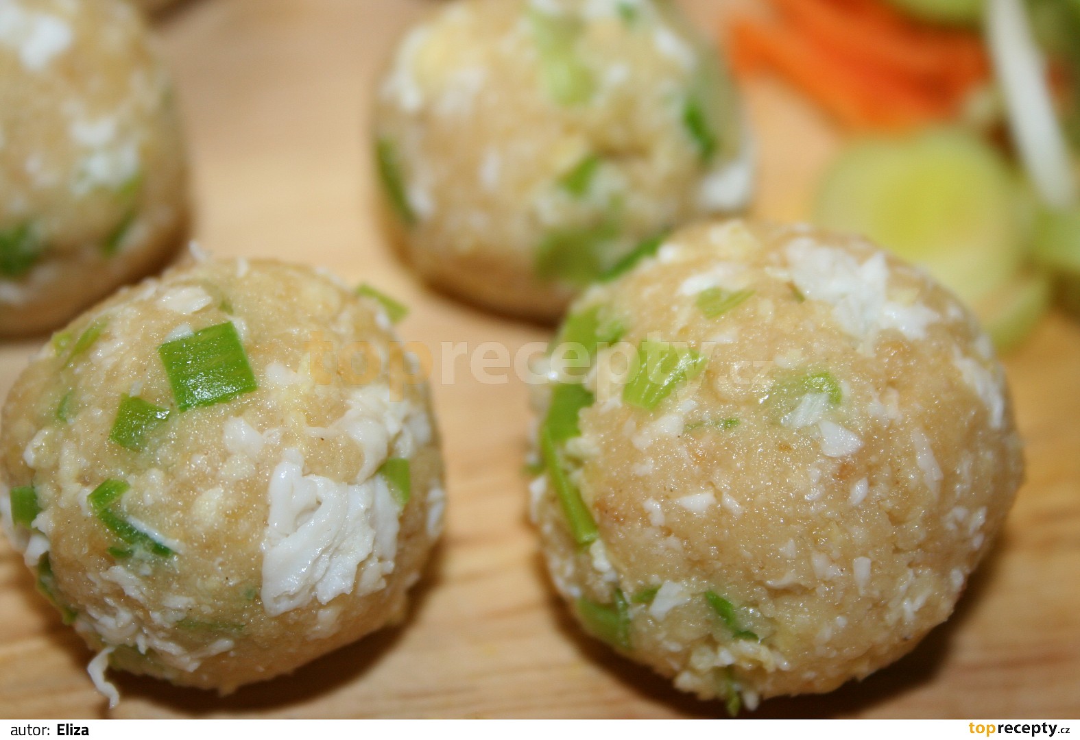 Knedlíčky do polévky z míchaných vajíček recept TopRecepty.cz