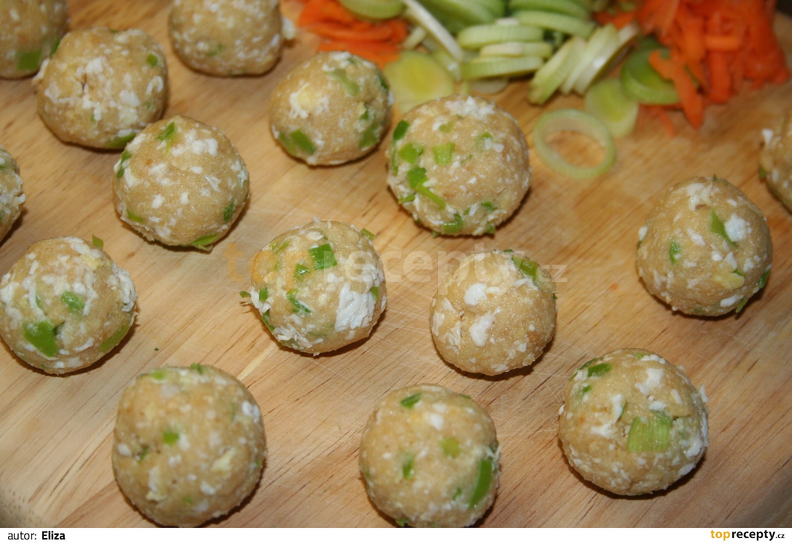 Knedlíčky do polévky z míchaných vajíček recept TopRecepty.cz