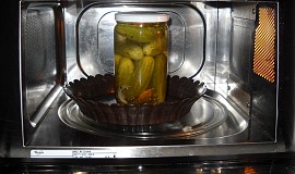 Zavařování třešní v myčce Zavařování třešní v myčce