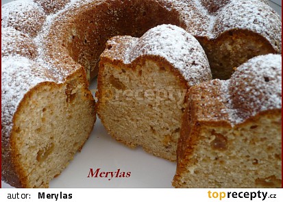 Medová bábovka s jablky
