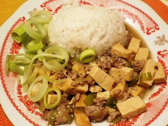 Ma-bo dófu (tofu s mletým masem)
