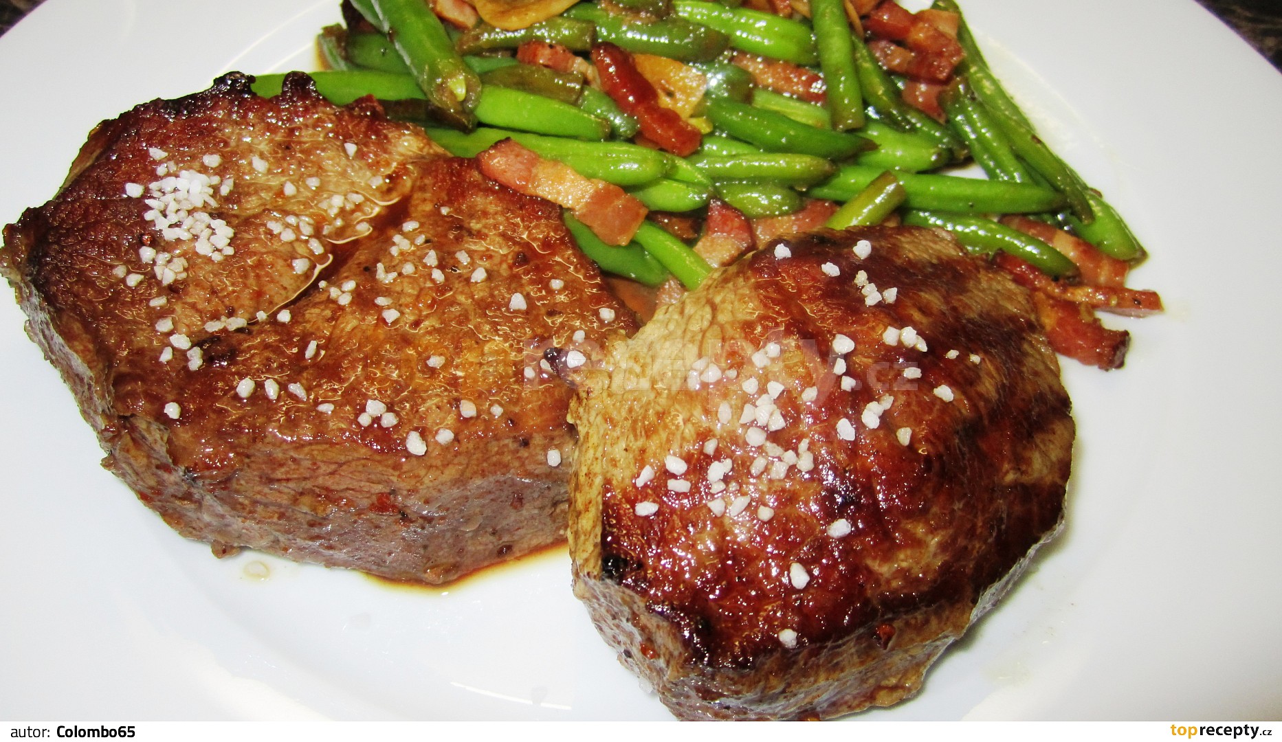 Steak Chuck Tender s fazolkami a slaninou recept TopRecepty.cz