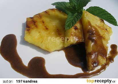 Grilovaný ananas s kávovou omáčkou