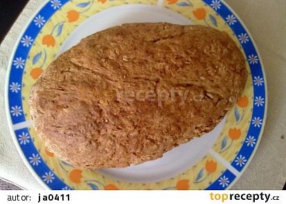 Voňavý domácí celozrnný chléb