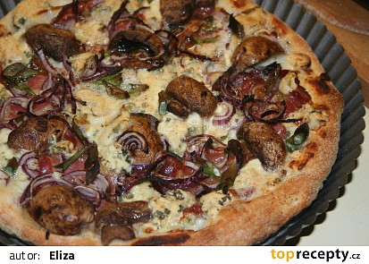Smetanová žampionová pizza