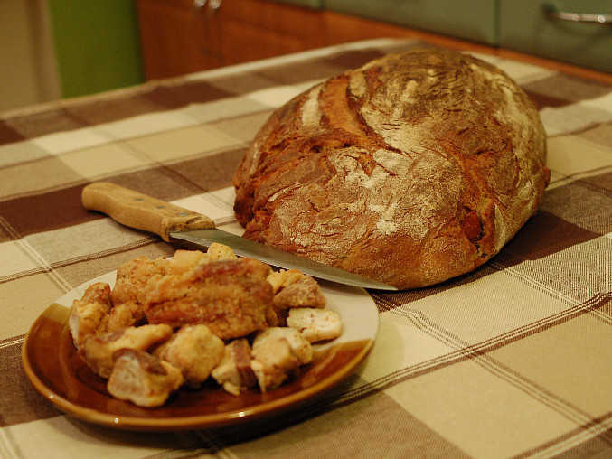 Škvarkovo-bramborový chleba