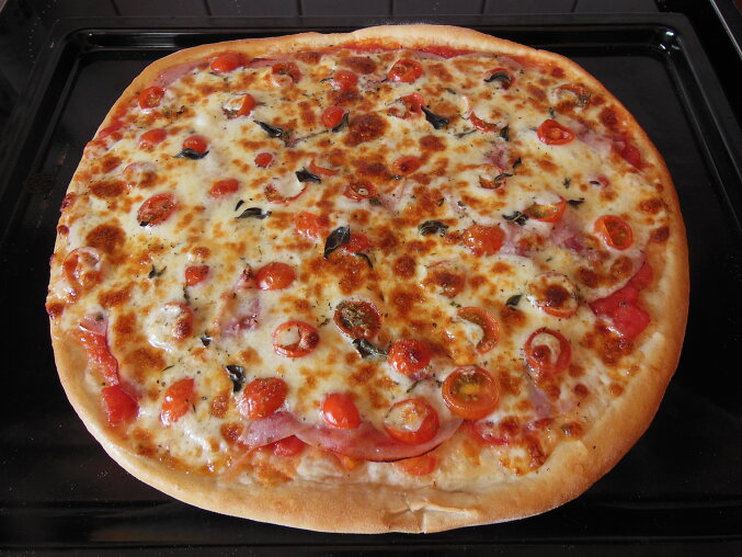 Pizza z domácí pekárny