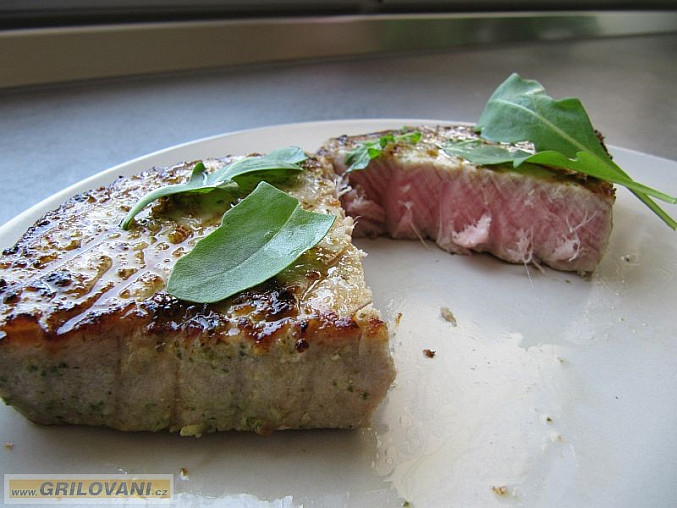 Jak se dělá steak z tuňáka?