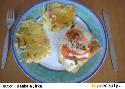 Gratinovaná treska s mozzarellou, rajčaty a bazalkou