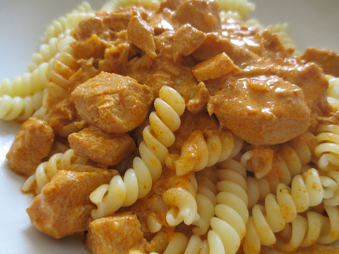 Jaké koření se dává do kuře na paprice?