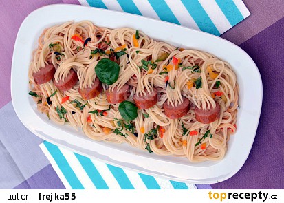 Hrátky se špagetami: Pobavte stolovníky chobotnicí či ptačím hnízdem