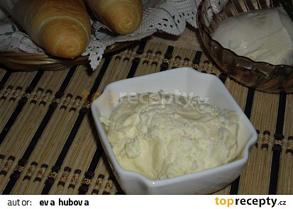 Domácí rychlé máslo