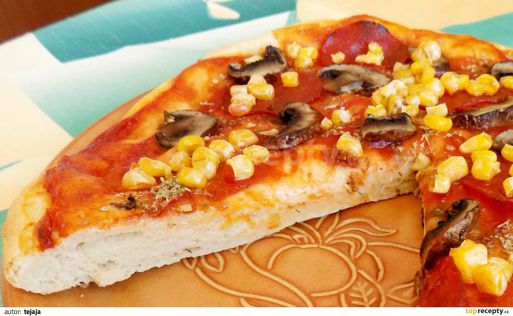 Pizza těsto z pizzerie recept - TopRecepty.cz