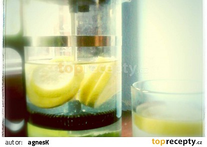 Meduňkovo-citronová limonáda