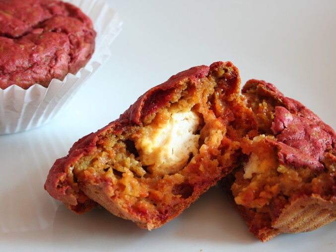 Muffiny z červené řepy s kozím sýrem