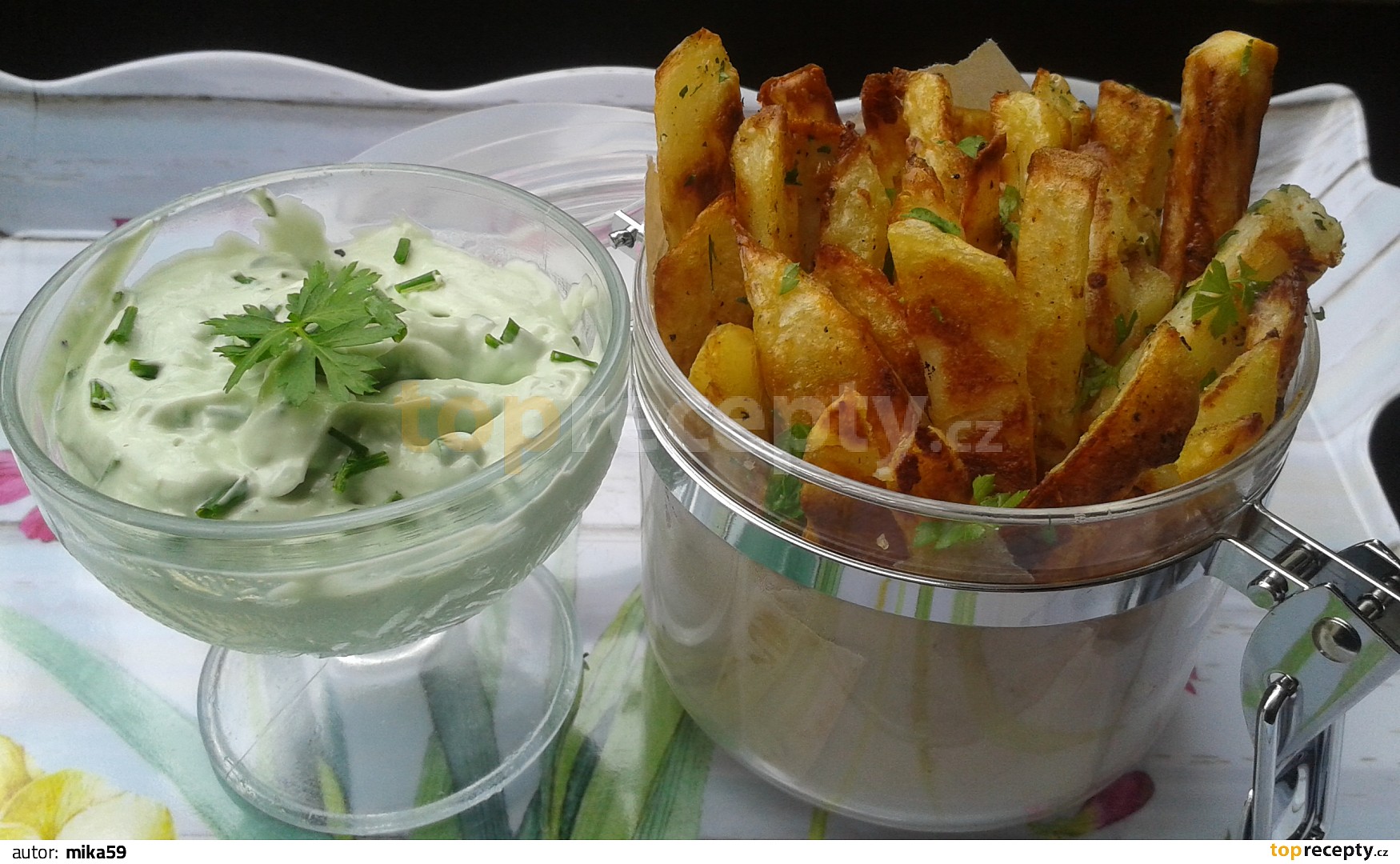 Česnekové hranolky s dipem Wasabi recept TopRecepty.cz