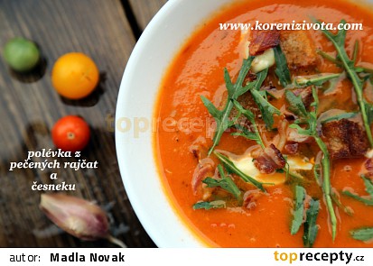 Polévka z pečených rajčat a česneku