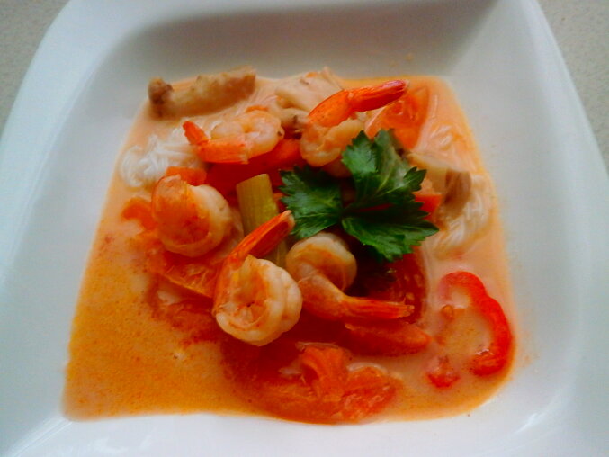 Thajská polévka s kokosovým mlékem Tom Yum Goong