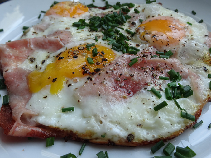 Ham and eggs (Šunka s vejci)