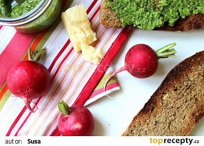 Pesto z ředkvičkových lístků